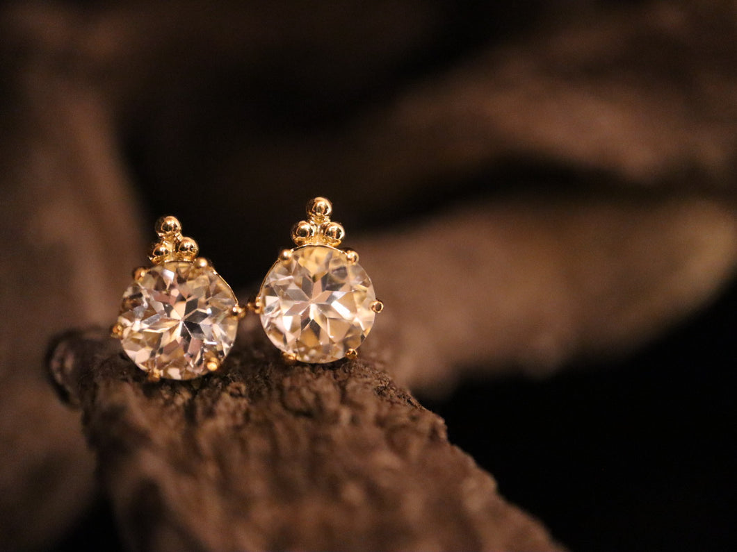 EARRINGS . WHITE TOPAZ BOLITA