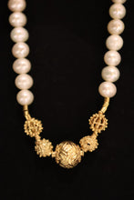 Load image into Gallery viewer, NECKLACE . PEARL TAMBRUIN BEAD
