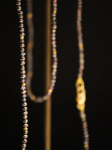 NECKLACE . SEED PEARL BEAD