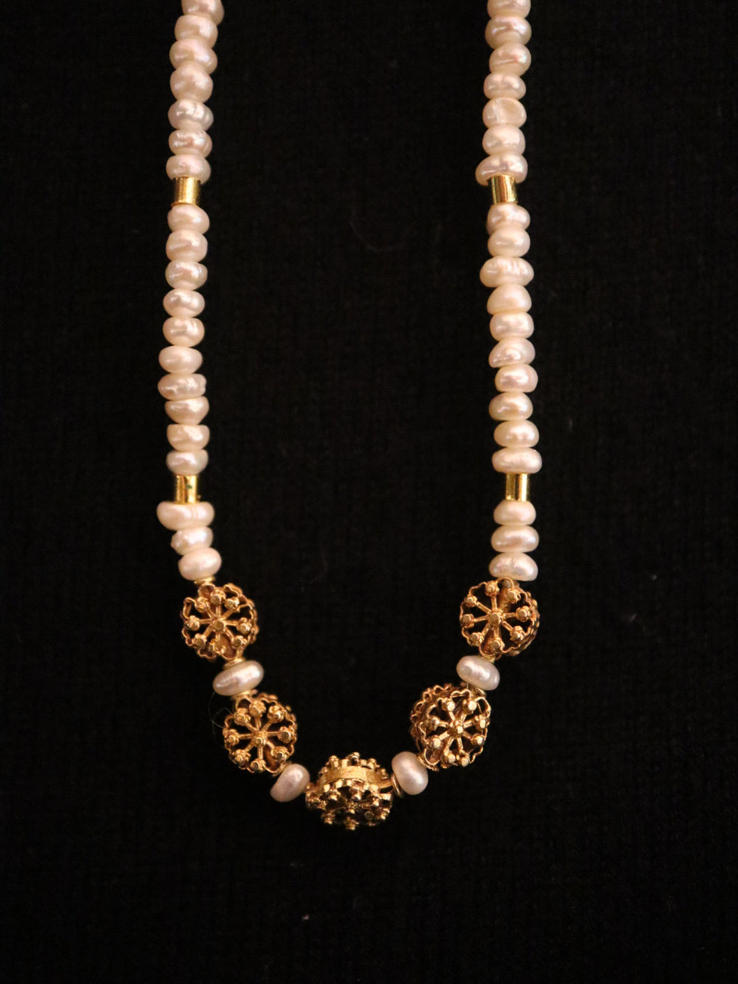 NECKLACE . SAMPAGUITA BEAD WHITE PEARL