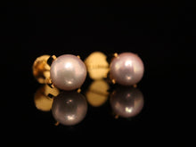 Load image into Gallery viewer, EARRINGS . X-CLAW PEARL
