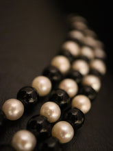 Load image into Gallery viewer, NECKLACE . TRIPLE STRAND PEARL AND ONYX
