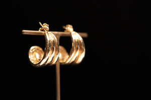 EARRINGS . 3LINE HALF HOOP