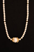 Load image into Gallery viewer, NECKLACE . CAP BEAD PEARL
