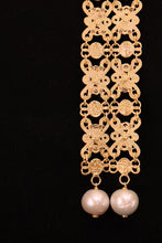 Load image into Gallery viewer, NECKLACE . DOUBLE PEARL ALFAJOR
