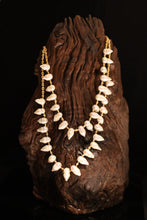 Load image into Gallery viewer, NECKLACE . POINT PEARL
