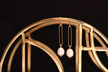 Load image into Gallery viewer, EARRINGS. WHITE PEARL LONG LINK
