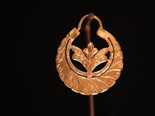 Load image into Gallery viewer, EARRINGS . FLAT CREOLLA
