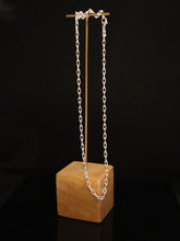 Load image into Gallery viewer, NECKLACE . OVAL LINK

