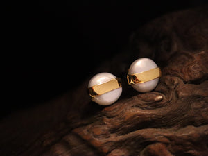 EARRING. LINE COIN PEARL