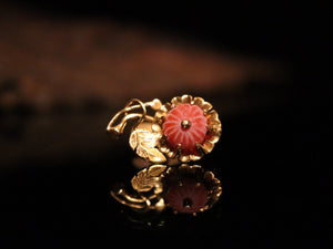 EARRING. GOLD SET FLUTED CORAL FLORITA