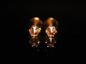 EARRING. GOLD INVERTED TOPAZ