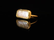 Load image into Gallery viewer, RING.SILVER RECTANGLE PEARL
