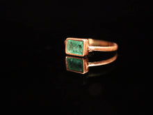 Load image into Gallery viewer, RING. GOLD EMERALD
