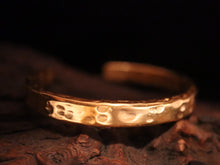Load image into Gallery viewer, BANGLE. SQUARE HAMMERED
