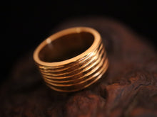 Load image into Gallery viewer, RING. WOOD GRAIN BAND
