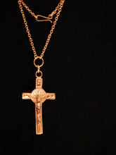 Load image into Gallery viewer, NECKLACE.CALVARY PENDANT ON CHAIN

